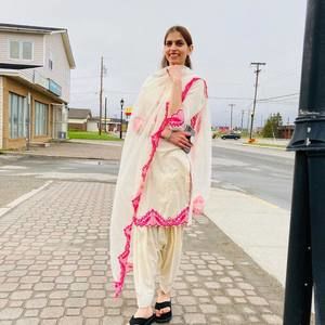 Meet your Posher, Parveen